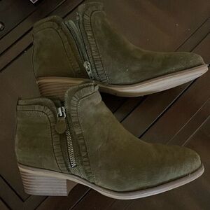Green suede with fringe double zipper one and a half inch heel ankle boots​​